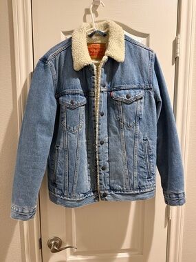 Levi's Light Blue Denim Jacket with Cream Sherpa Collar